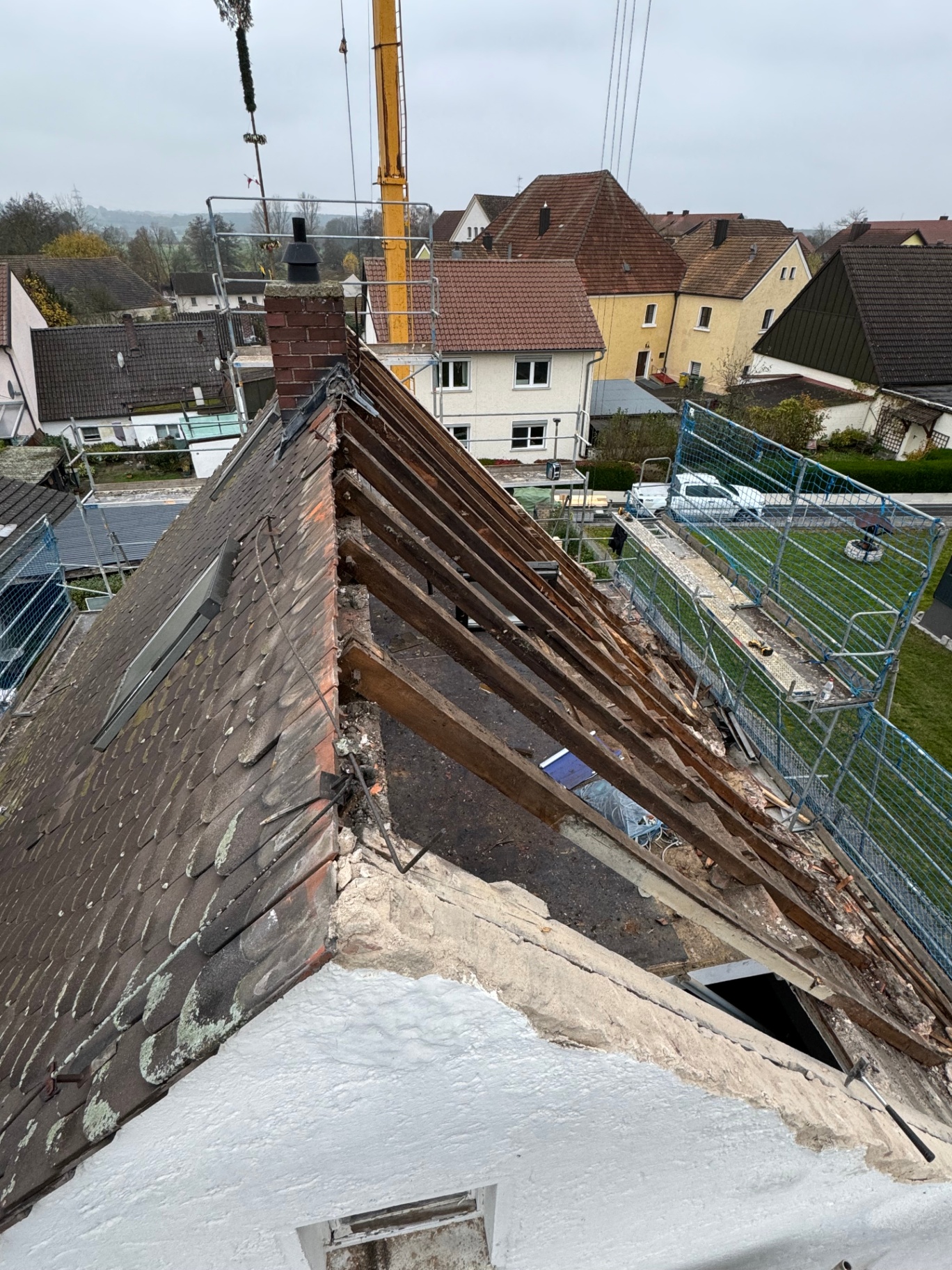 Dachsanierung mit Neueindeckung – vorher